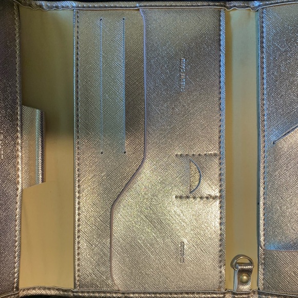 Rose gold shimmer shiny passport travel wallet - Picture 3 of 6